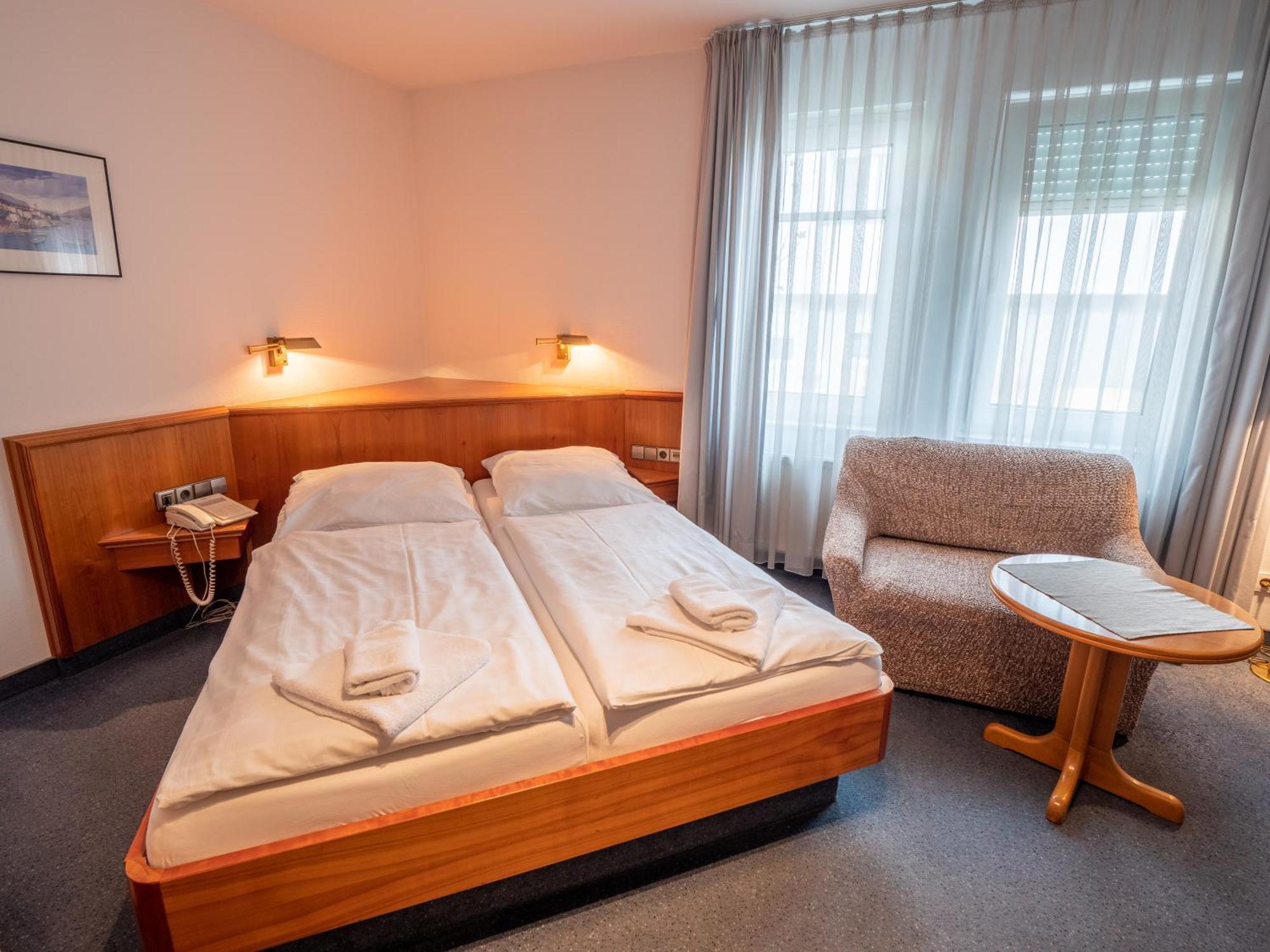 Hotel Pflum Mit Gaestehaus Nuertingen Pokój zdjęcie