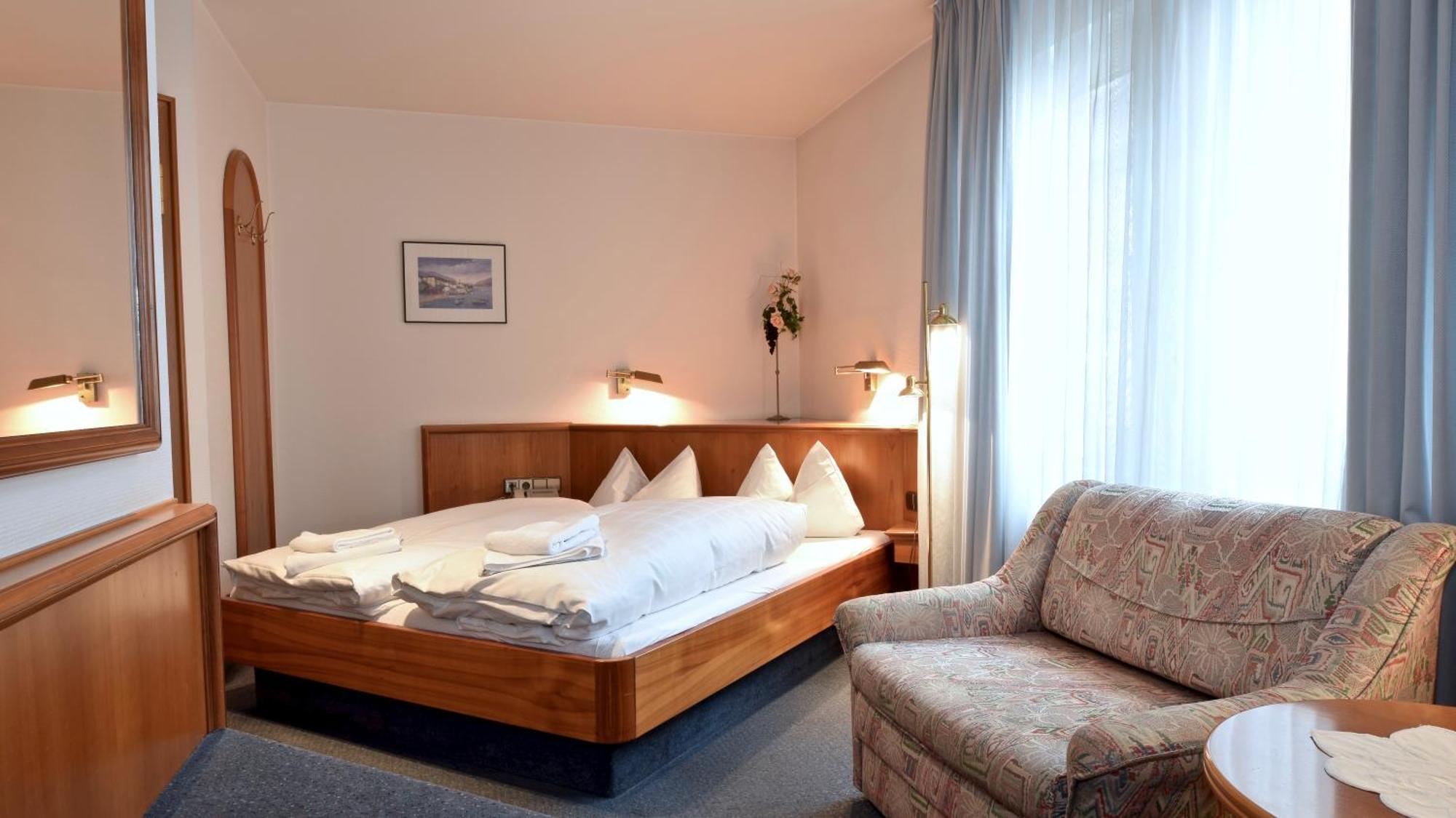 Hotel Pflum Mit Gaestehaus Nuertingen Zewnętrze zdjęcie