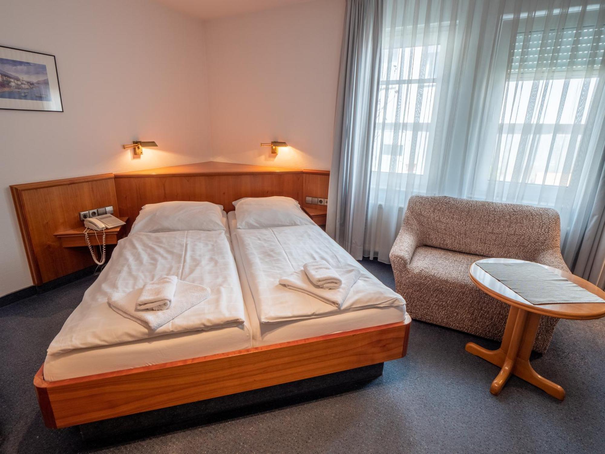 Hotel Pflum Mit Gaestehaus Nuertingen Pokój zdjęcie